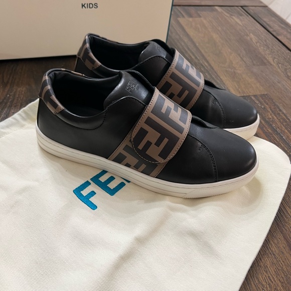 Fendi Kids' FF Logo Low Top Sneaker Kids Size 34 ( US 3) - Picture 9 of 11